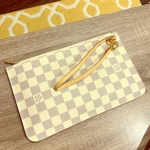 Louis Vuitton Neverfull MM pouch ONLY